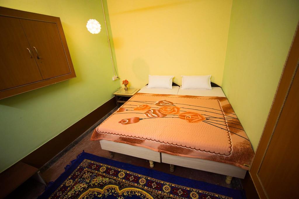 Paradise Inn Guest House Varanasi Phòng bức ảnh